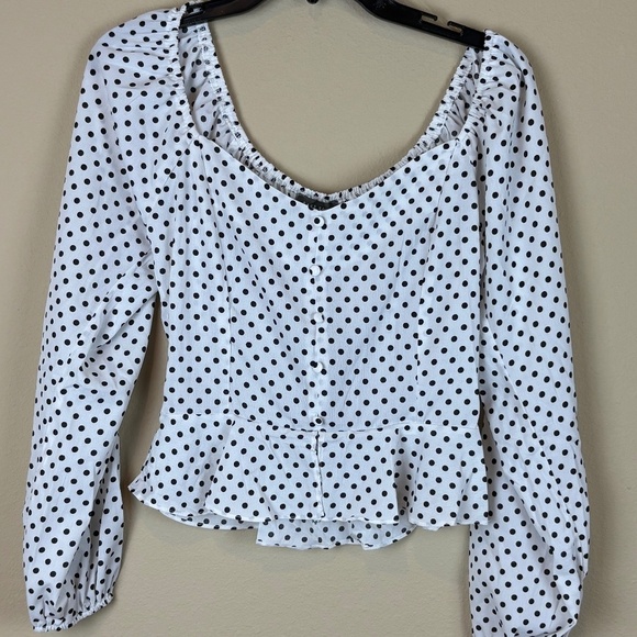 NWT Sans Souci White with Black Polka Dots Wide Neck Off Shoulder Crop Top - Picture 1 of 15